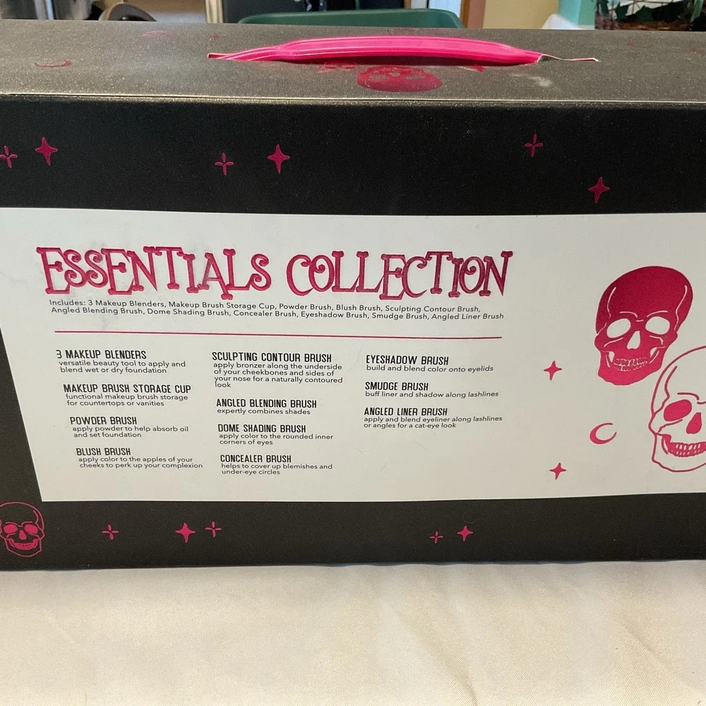 Gothic Blk Embossed skull Makeup Holder 9 Hot Pink Rhinestone Brushes 3 Blenders